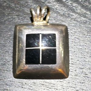Vintage sterling silver and onyx pendant